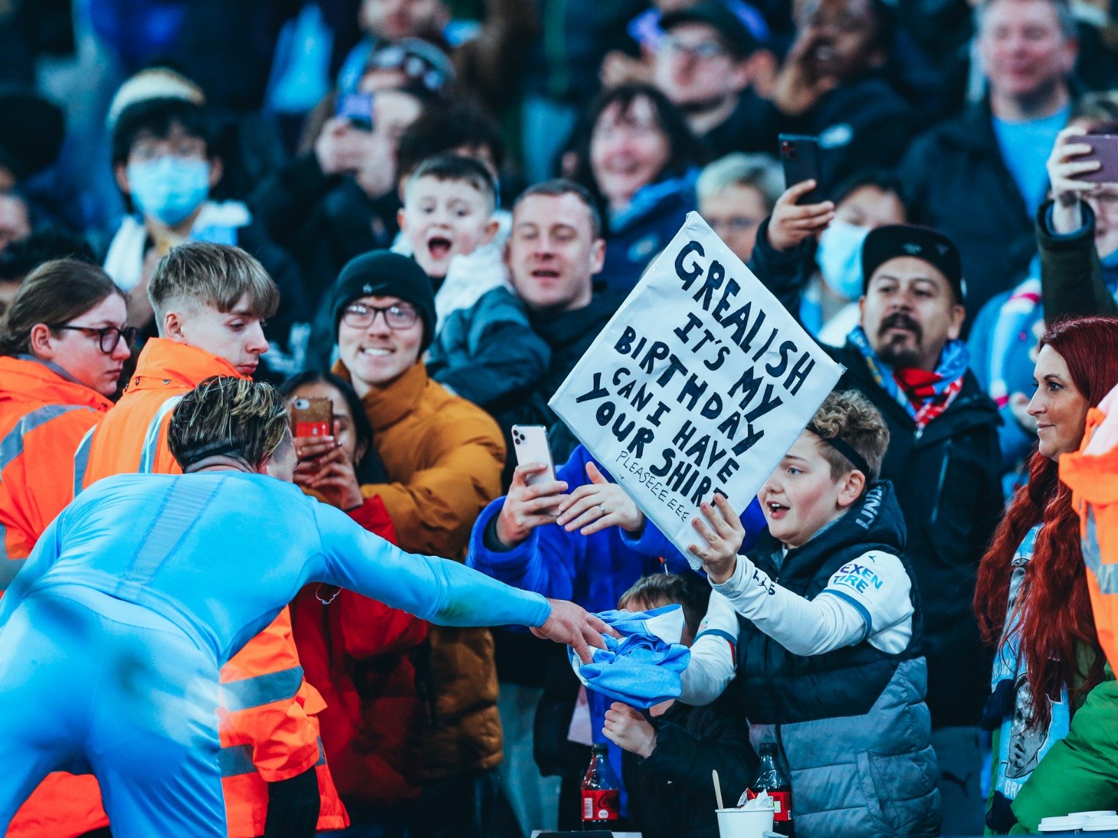 员的年轻人 员的年轻人